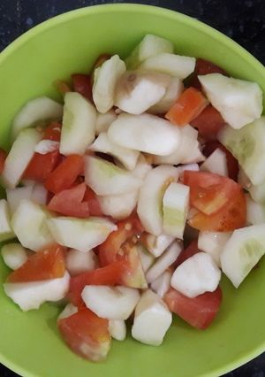 A picture of Water Chestnut- salad.