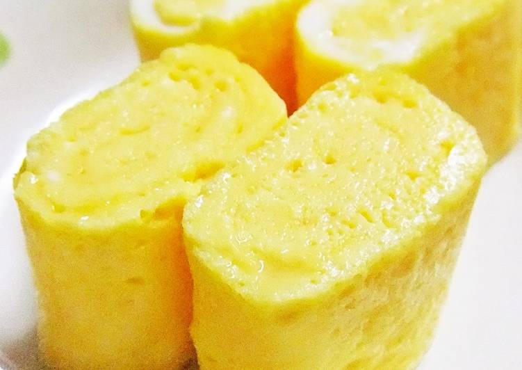Easy Way to Prepare Yummy Moist, Pretty and Yellow Tamagoyaki Rolled Omelettes with Just 1 Egg