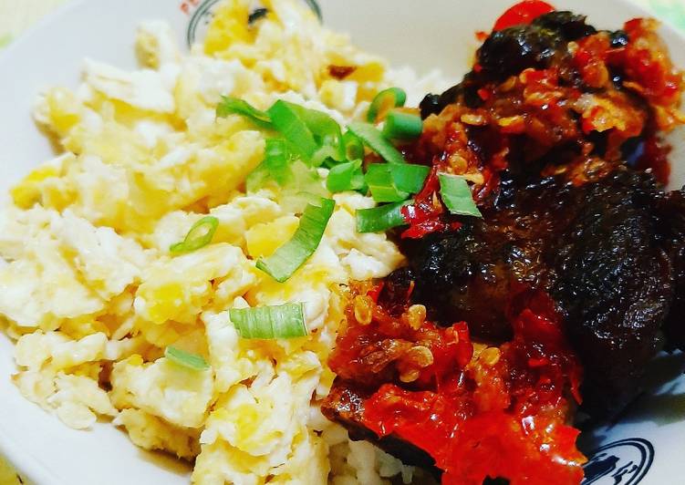 Resep Iga Bakar Rice Bowl with Scramble Egg yang Bikin Ngiler