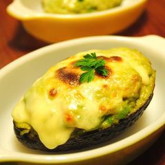A picture of Avocado and Shrimp au Gratin.