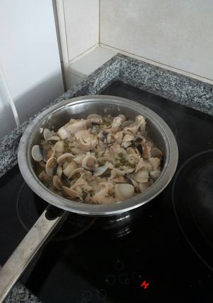 Una foto de Merluza con chirlas