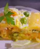 Enrollado de causa rellena de verduras