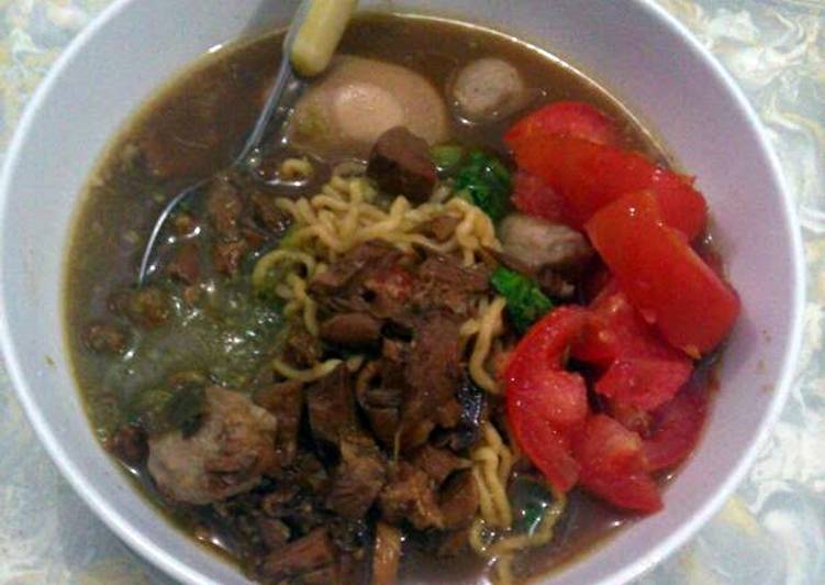 Recipe of Speedy Chicken Noodles with Eggs and Meatball