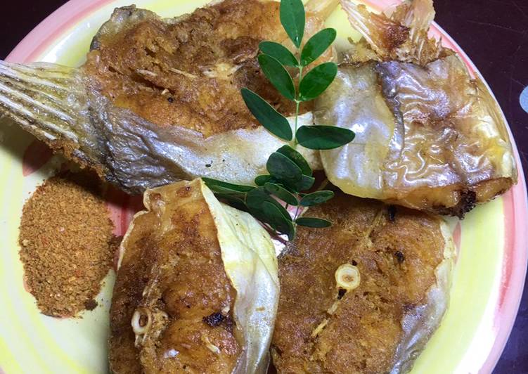 Recipe of Perfect Fried fish &amp; pepper🐟🌶
