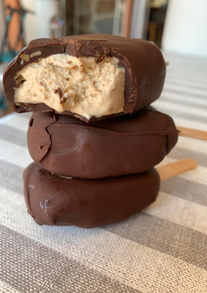 Una foto de Mini Magnum de crema de ron casera