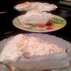 A picture of Sunshine's white chocolate cream pie.