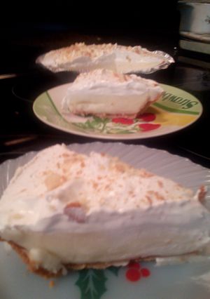 A picture of Sunshine's white chocolate cream pie.
