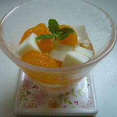 A picture of A Great Dessert For Bentos! Wobbly Milk Jelly.