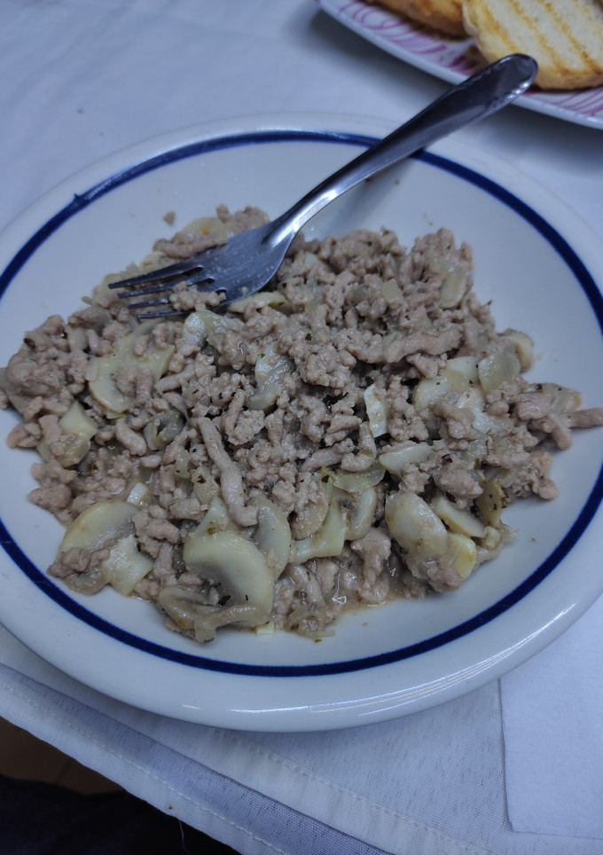 Una foto de Champiñones con carne picada