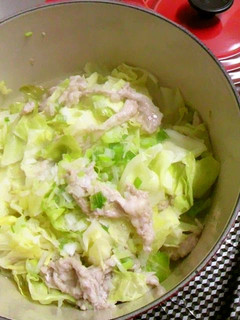 A picture of Steamed Cabbage and Pork with Sesame Salt Sauce.