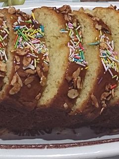 صورة لوصفة كيك بالمعجون🍑 🍑و الزبيب🍇🍇