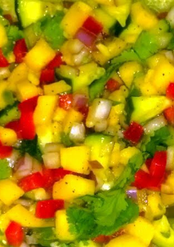 A picture of NomNom Mango salsa.
