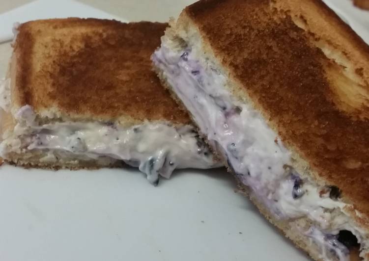 Recipe: Appetizing Blueberry and cream cheese stuffed Texas Toast
