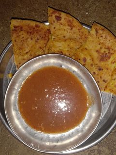 આલુ પરોઠા (Aloo Paratha Recipe In Gujarati) રેસીપી મુખ્ય ફોટો