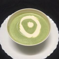 Spinach soup A picture of Spinach soup.