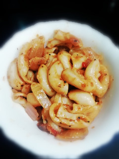A picture of Red sauce macroni.