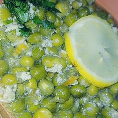 A picture of Healthy peas with vegetables #newcookschallenge.