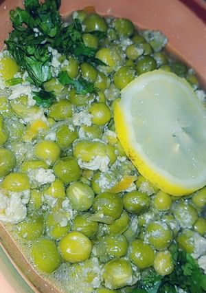 A picture of Healthy peas with vegetables #newcookschallenge.