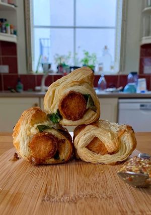 A picture of Easy Peasy Veggie Sausage Rolls.