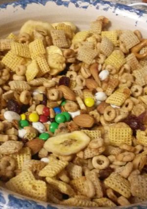 A picture of Heathers Amazin' Blazin' Trail Mix.
