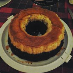 A picture of Chocoflan.