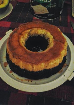 A picture of Chocoflan.