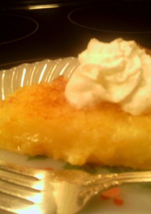 A picture of sunshine's moms pineapple chess pie.