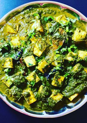 પાલક પનીર (Palak Paneer Recipe In Gujarati) રેસીપી મુખ્ય ફોટો