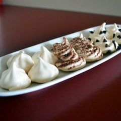 A picture of Meringues.