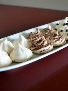A picture of Meringues.