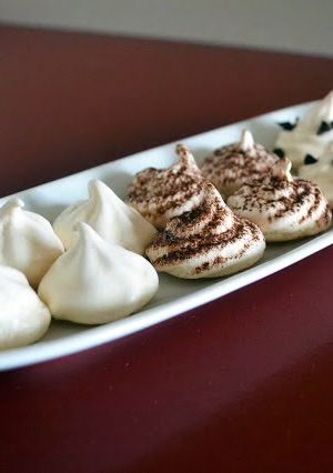 A picture of Meringues.