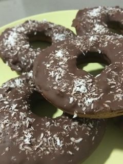 Una foto de Donuts de chocolate y coco