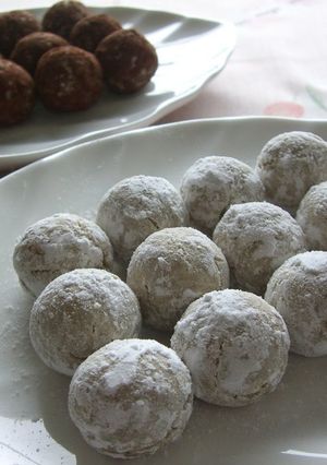A picture of Banana Balls.