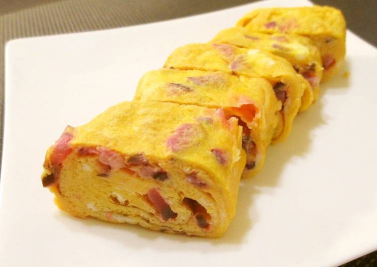 Recipe of Speedy For Bentos! Spring-Colored Tamagoyaki using Shibazuke Pickles