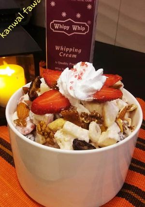 A picture of Fresh fruits cream salad.