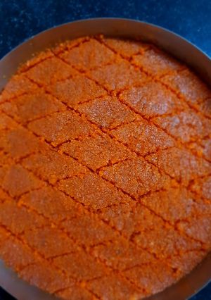 टोमॅटो नारळ वडी (tomato naral wadi recipe in marathi) रेसिपी चे मुख्य फोटो 