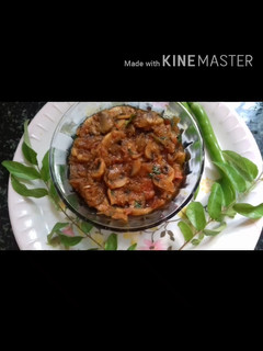 செட்டிநாடு மஷ்ரூம் பெப்பர் கிரேவி (Chettinadu mushroom peper gravy recipe in tamil) செய்முறை முக்கிய புகைப்படம்