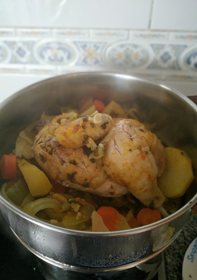 Una foto de Pollo con verduras al vapor