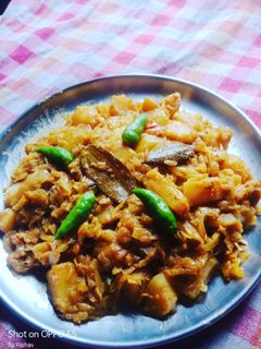 বাঁধাকপি র তরকারি (Bandha kopir torkari recipe in bengali) রেসিপির প্রধান ছবি