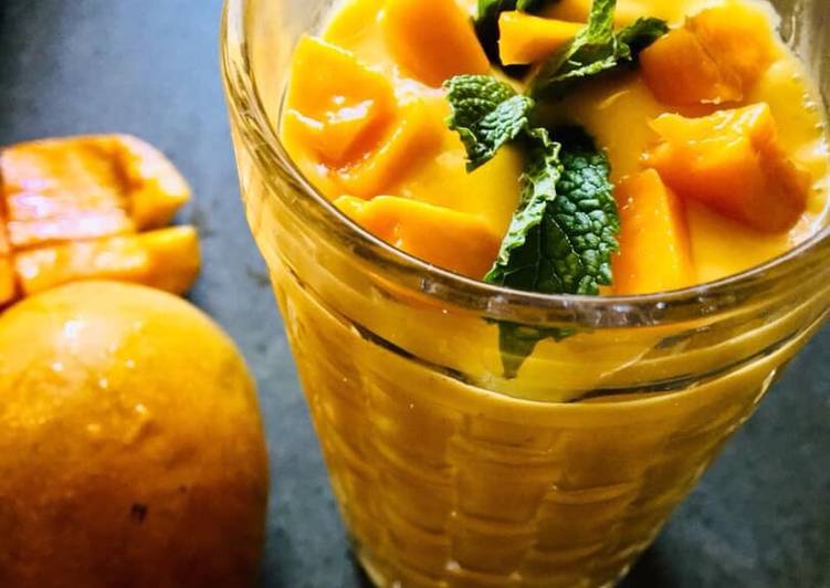 Mango lassi
