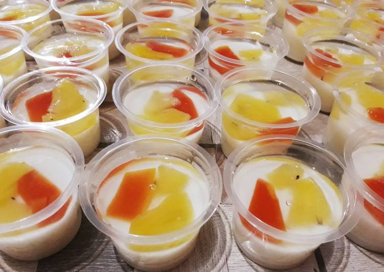 Puding cocktail susu