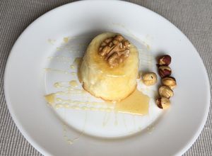 Foto principal de Pastisset de mató amb mel de romaní i fruits secs