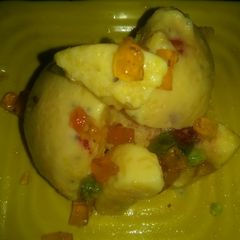 A picture of Mango falooda icecreem.