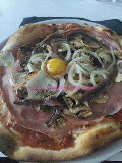 Una foto de Martes, 13 de septiembre de 2016 Pizza de mar, huerta y granja