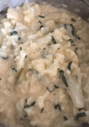 A picture of Cauliflower Cheese with Chives.