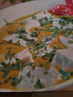 A picture of Shahi Paneer curry.