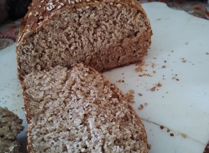 Una foto de PAN de HARINA INTEGRAL y AVENA