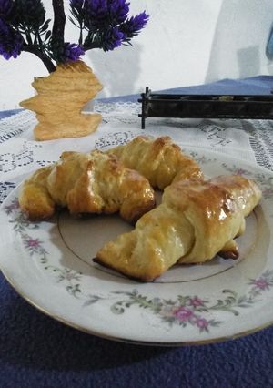Una foto de Medialunas de manteca🥐🥐😋