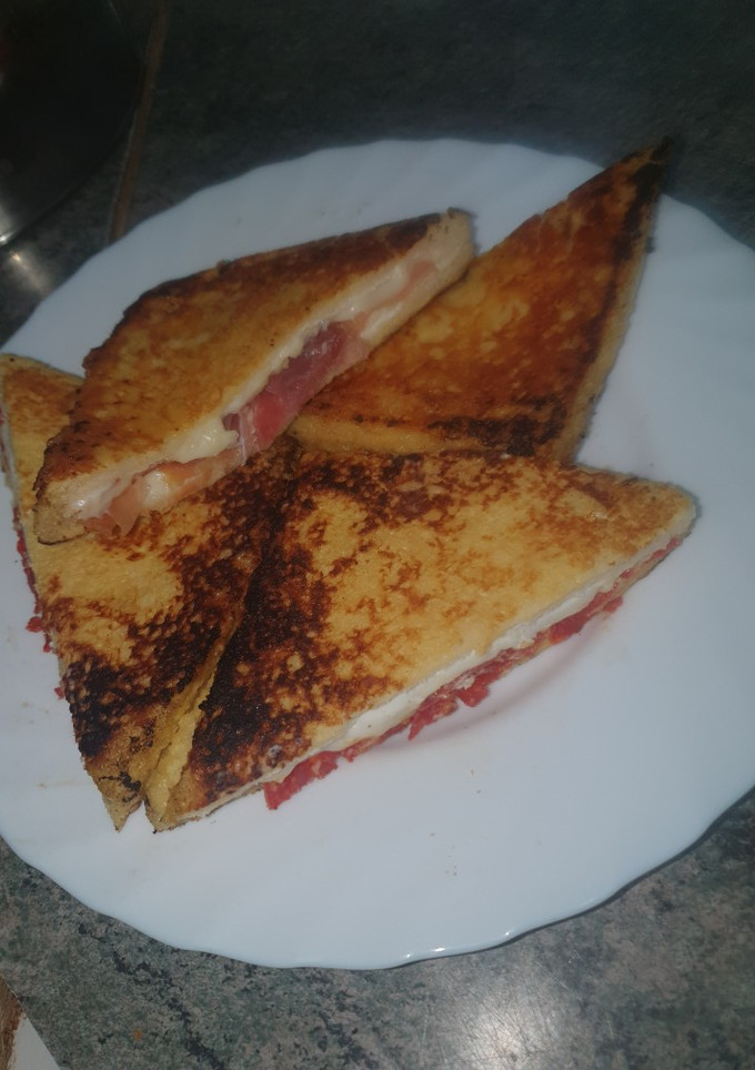 Una foto de Sándwich para los amantes del queso