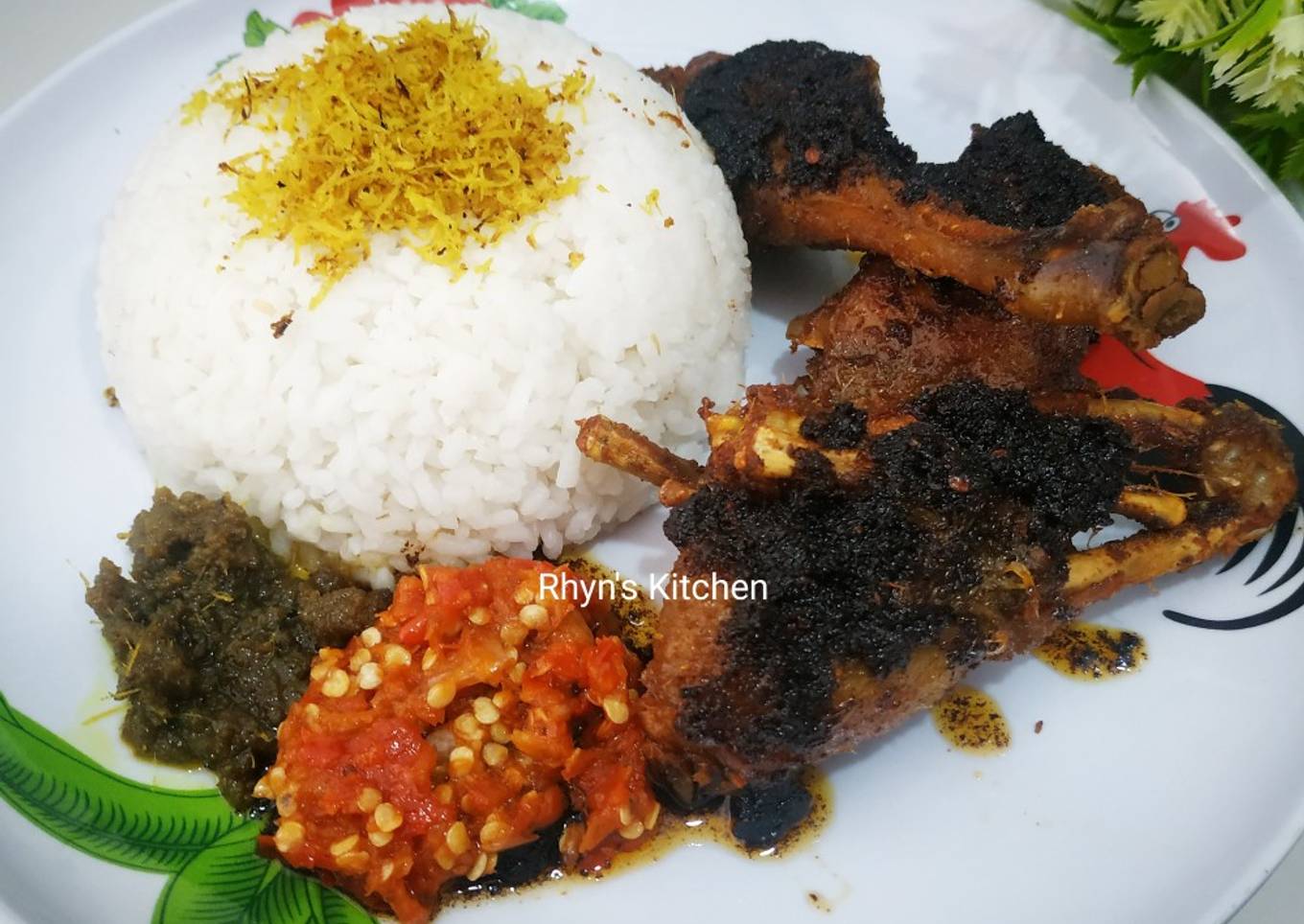 Bebek Ungkep Bumbu Hitam